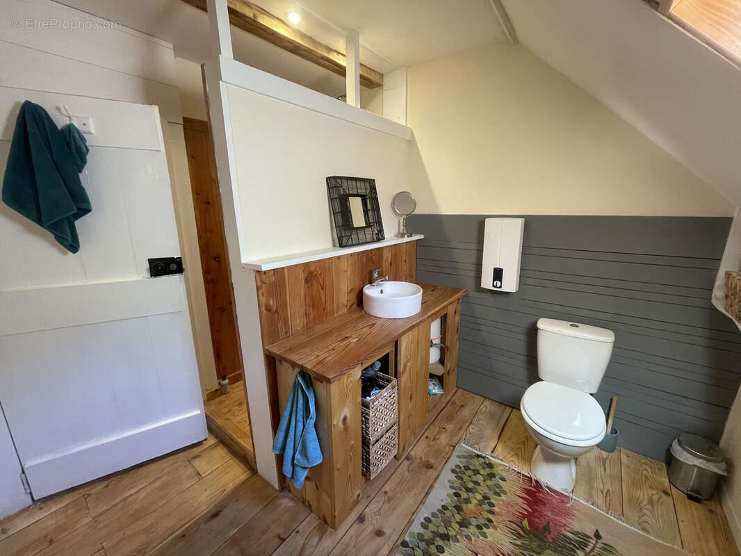 Maison à LA TOUR-D'AUVERGNE