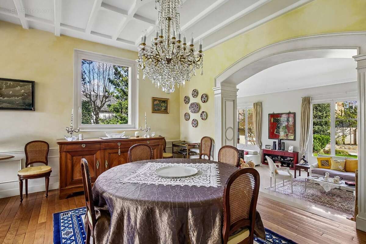 Maison à LE VESINET