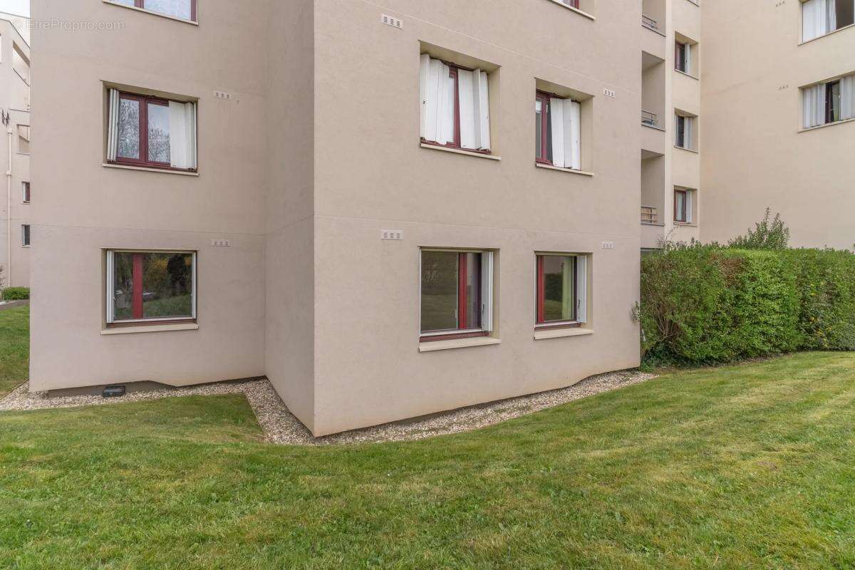 Appartement à MONTIGNY-LE-BRETONNEUX