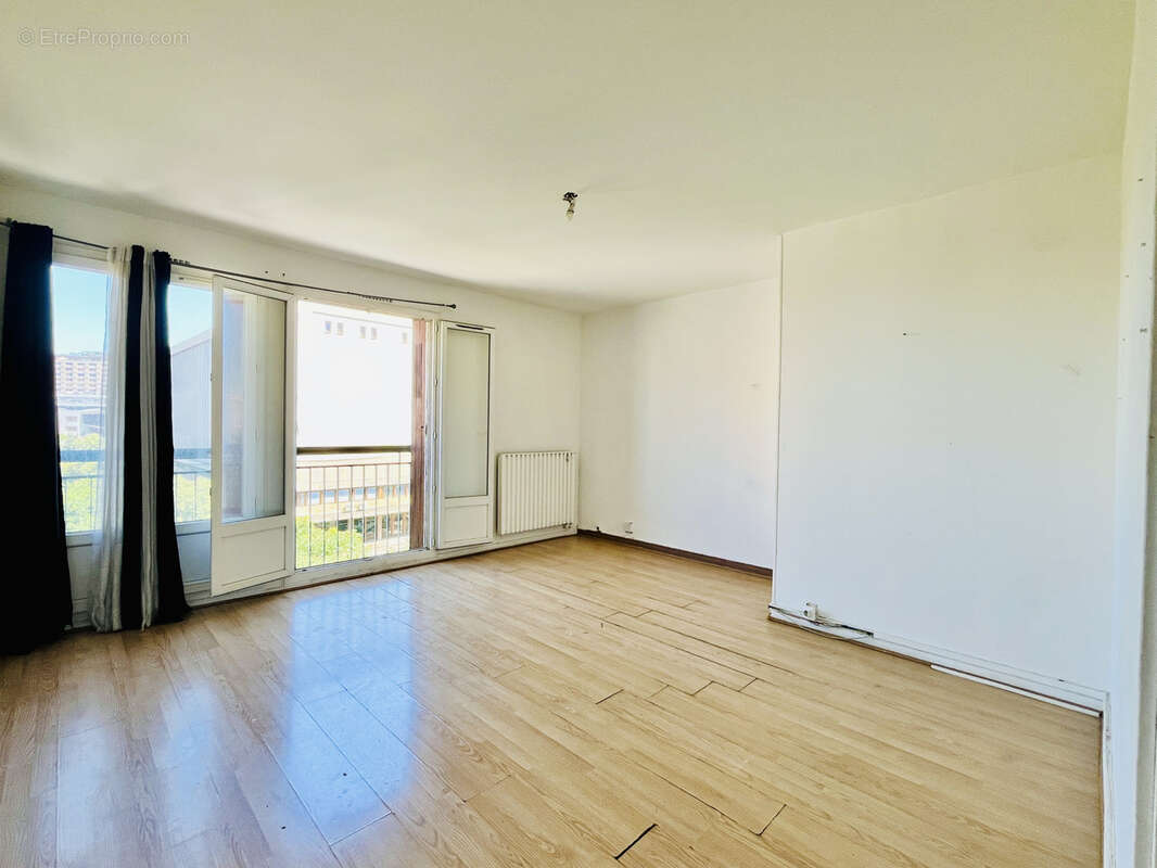 Appartement à MARSEILLE-10E