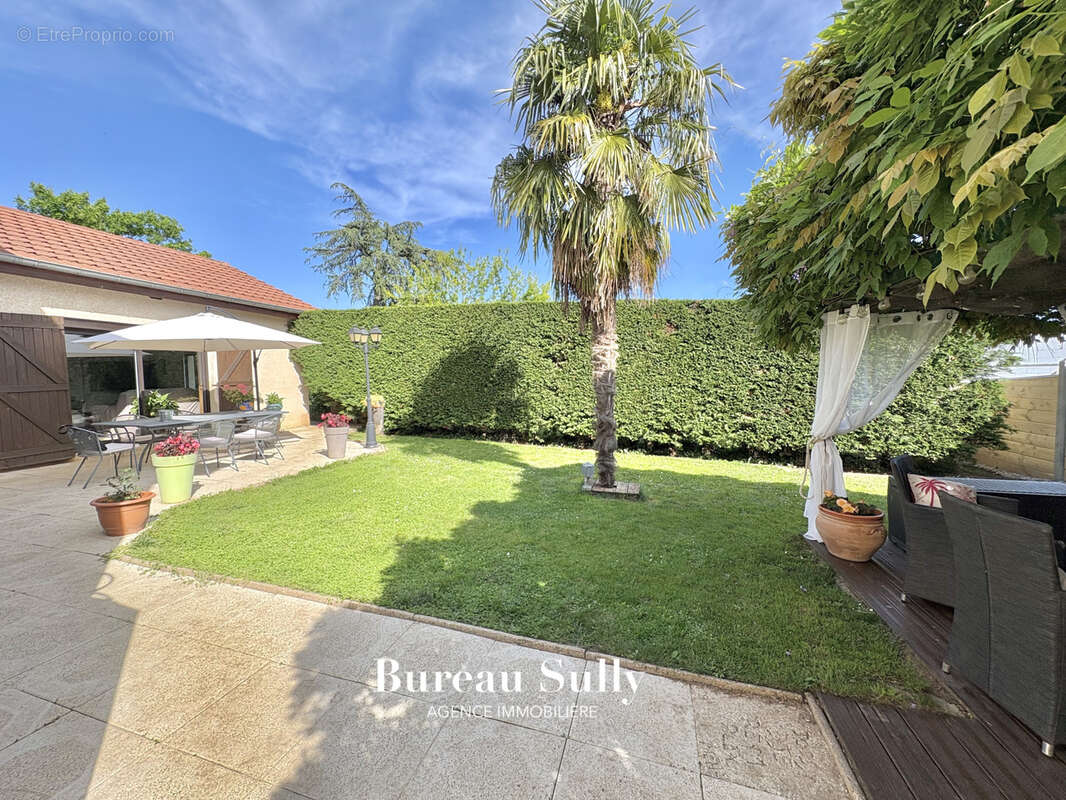 Maison à VILLARS-LES-DOMBES