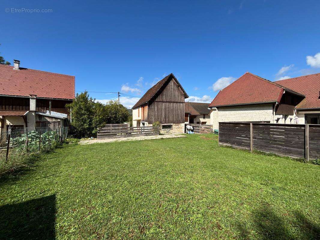 Maison à SAINT-LAURENT-DU-PONT