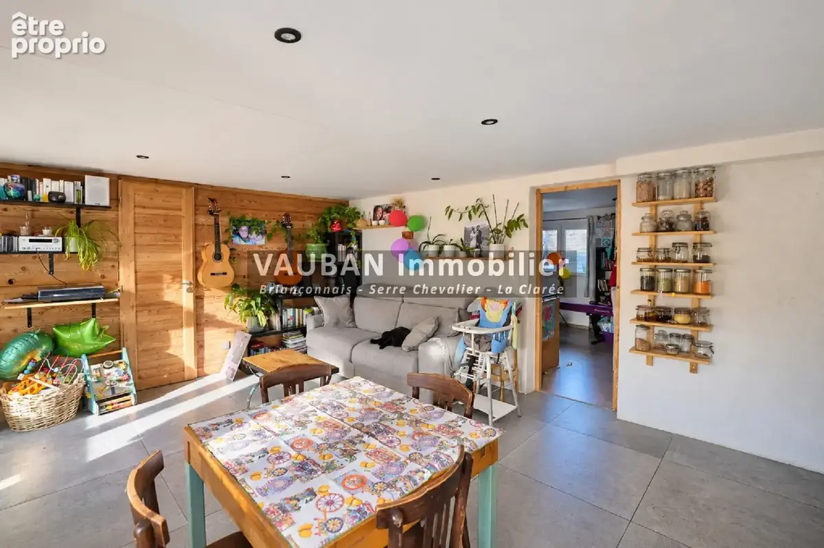Appartement avec jardin privatif et stationnements à Briançon - photo 2