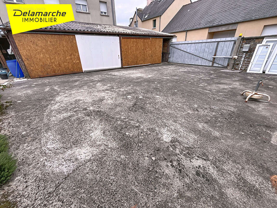 Maison à SAINT-HILAIRE-DU-HARCOUET