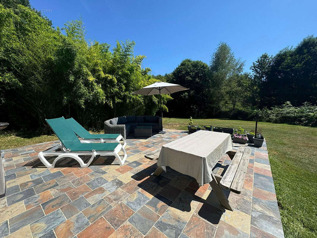 Terrain à COMPREIGNAC