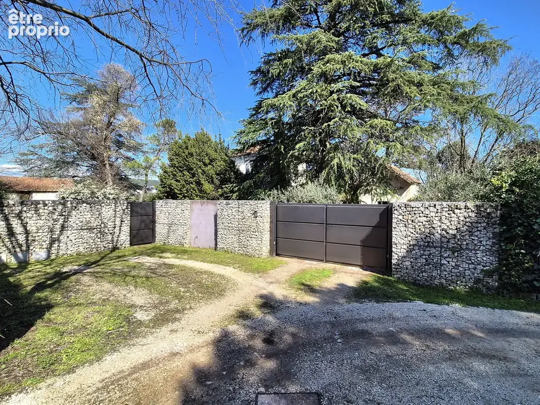 Maison familiale avec dépendances et terrain 1450 m2 - photo 8