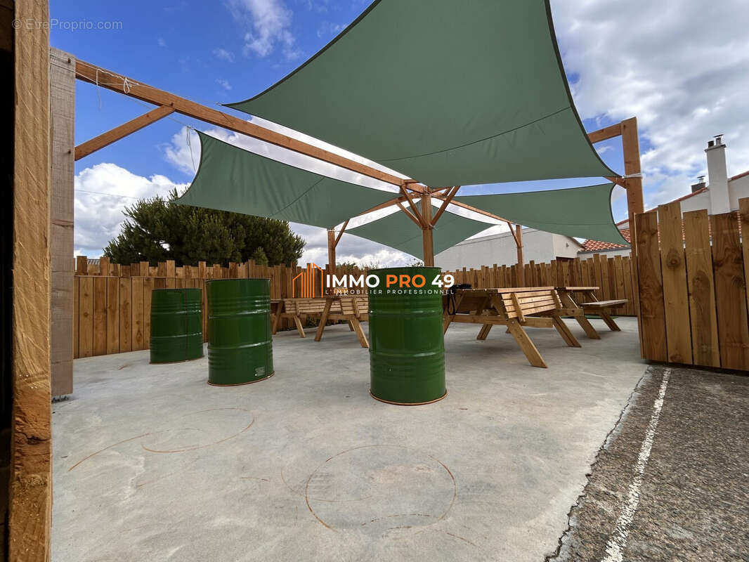 Autre à SAINT-MACAIRE-EN-MAUGES