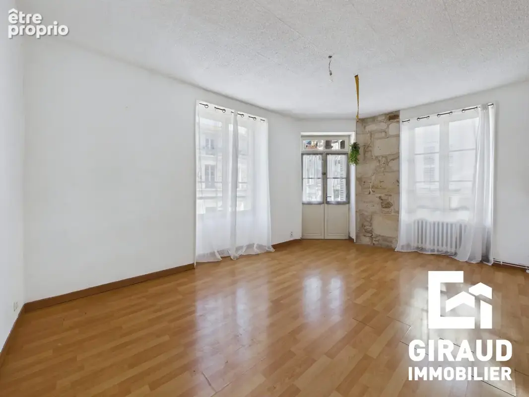 Appartement 120 m² à vendre à Fontenay-Le-Comte (85200) - photo 2