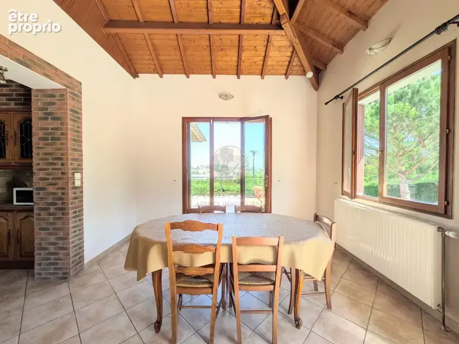 Opportunité rare à Saint-Genis-Laval   Maison avec vue Lyon & fort potentiel - Terrain de 2000m2 - photo 6