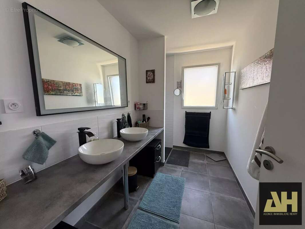 Maison à PLOUGONVELIN