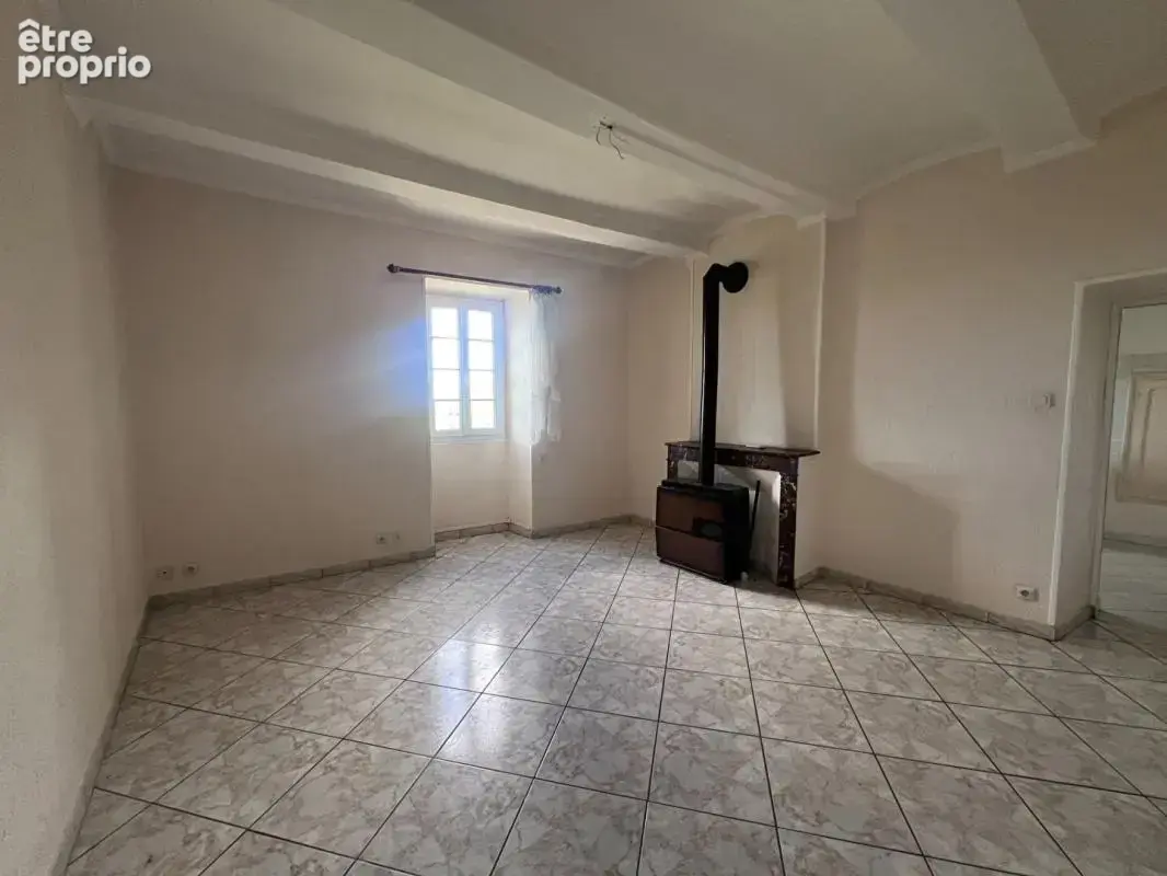 Proche Barjac, coeur de village, deux habitations - photo 4
