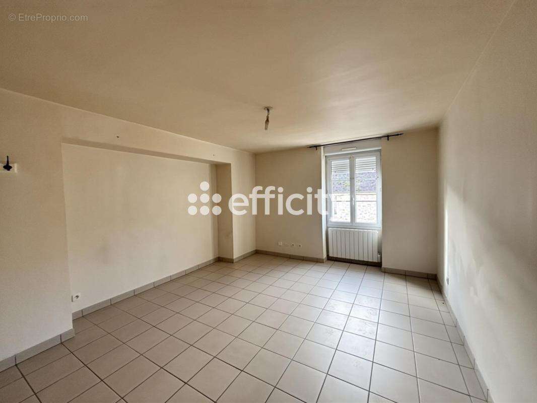 Appartement à MONT-L'EVEQUE