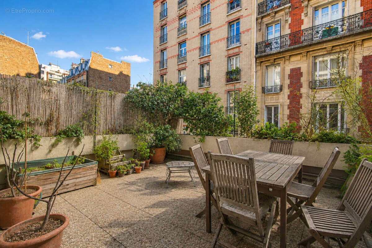 Appartement à PARIS-18E