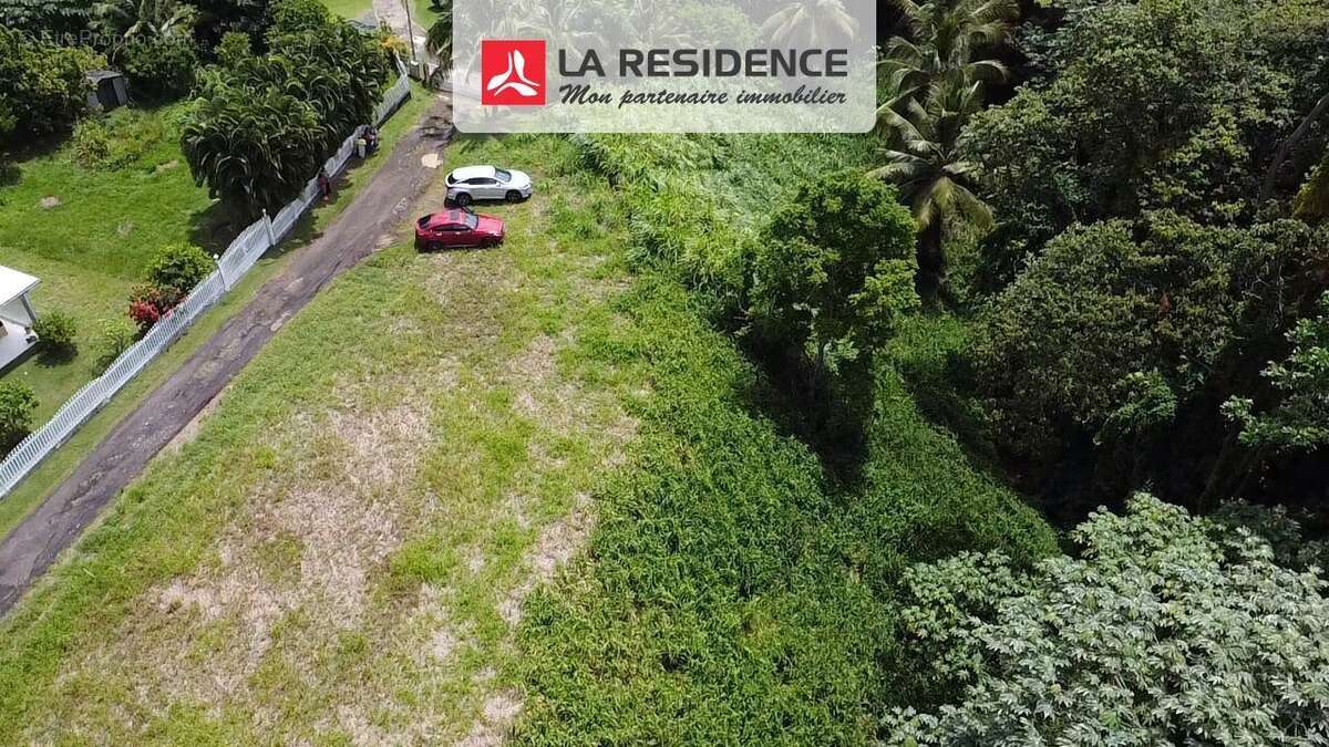 Terrain à LE LAMENTIN