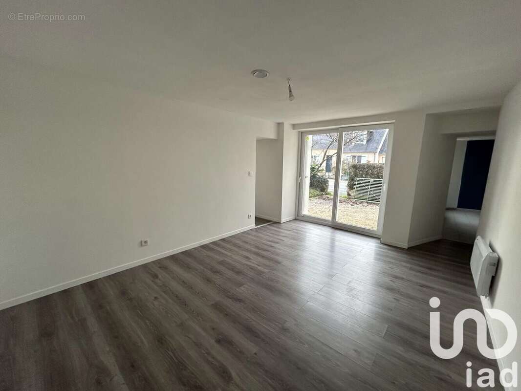 Photo 3 - Maison à LA BREILLE-LES-PINS