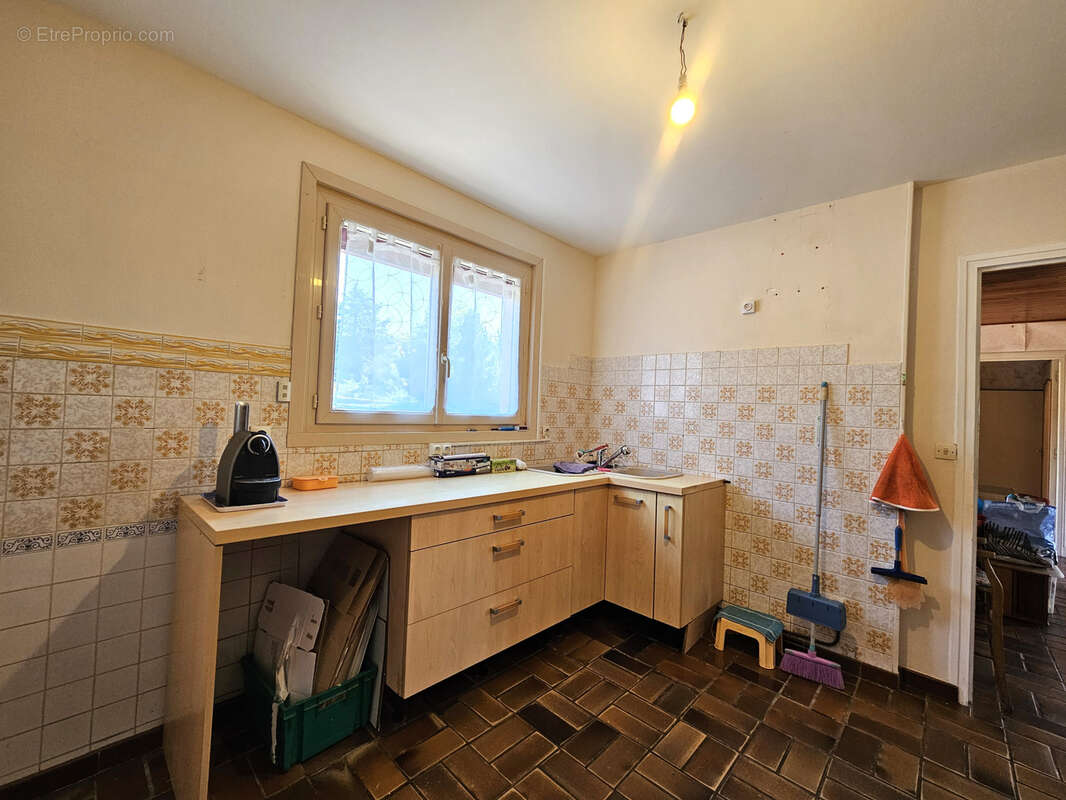 Maison - Jardin - Garage - photo 4