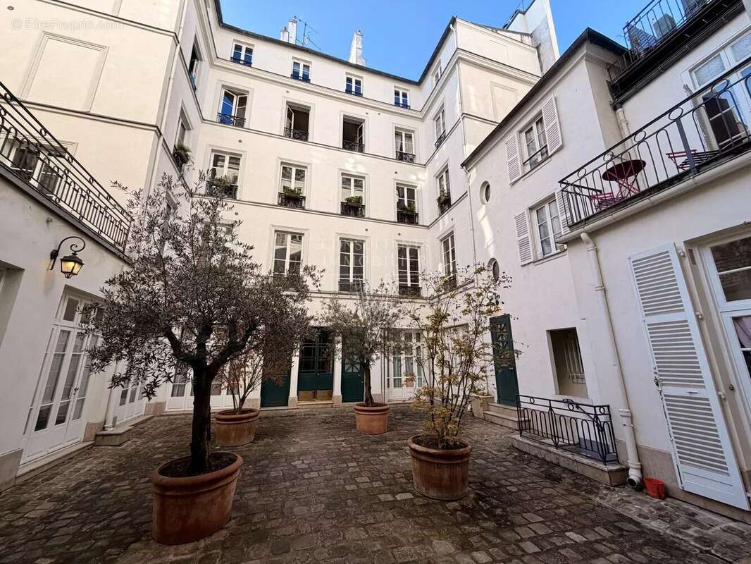 Appartement à PARIS-7E