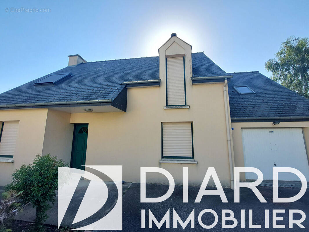 Maison à ARGENTRE-DU-PLESSIS