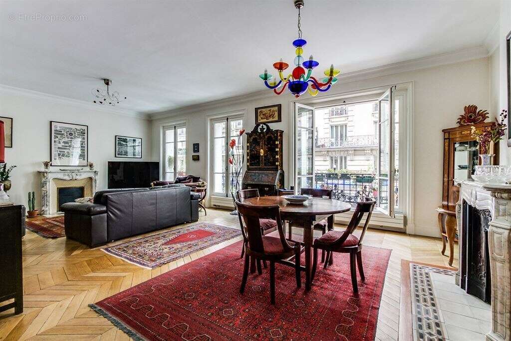 Appartement à PARIS-12E