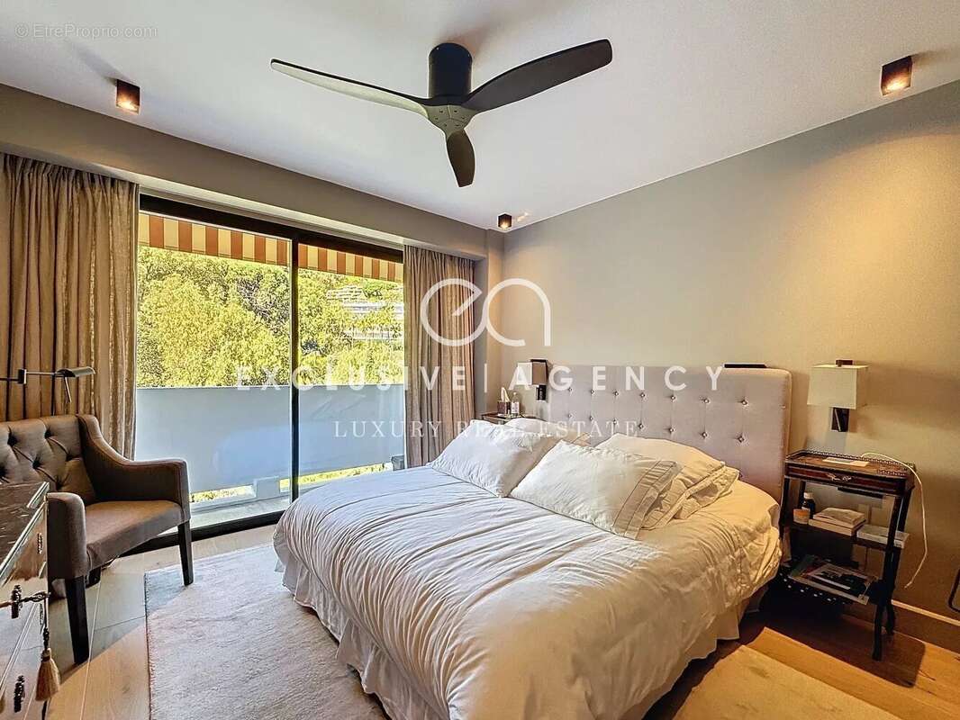 Appartement à VALLAURIS