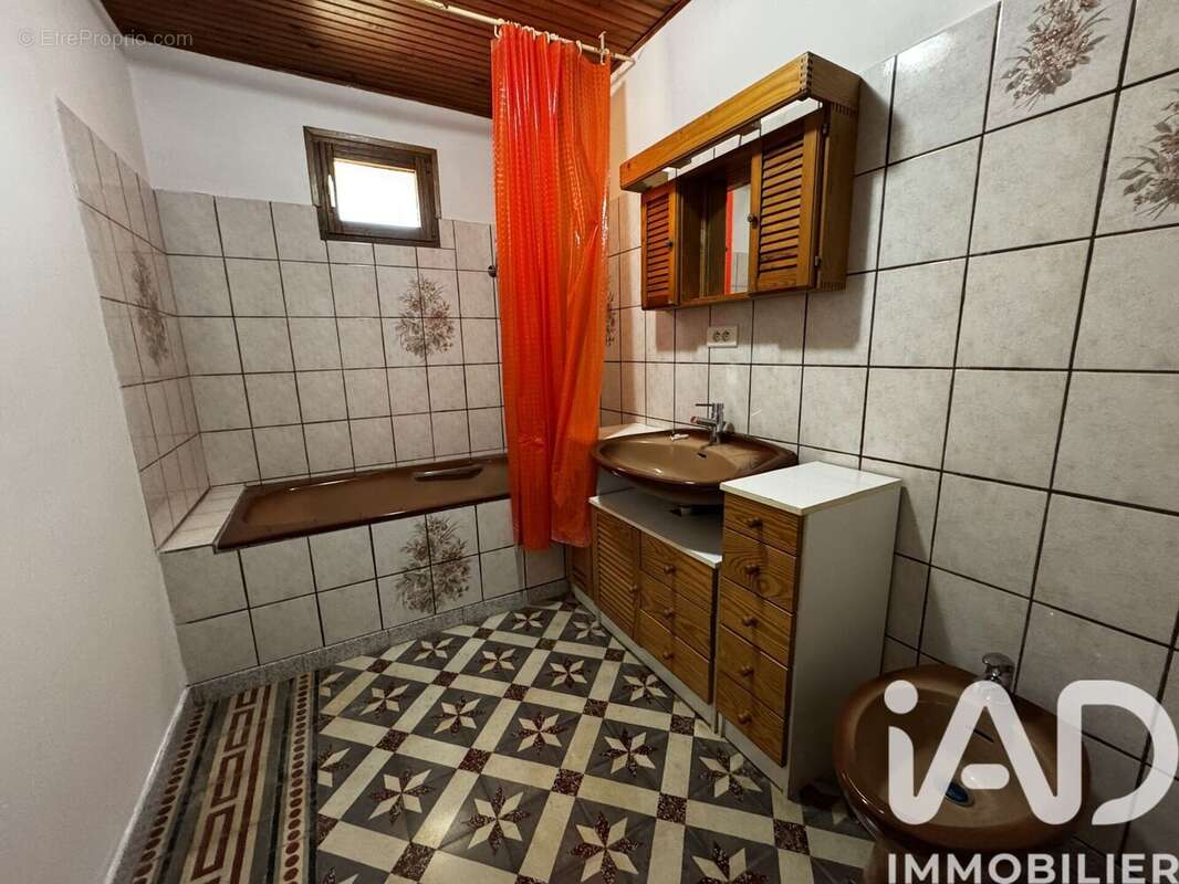 Maison 112 m² à Courpignac  - photo 4