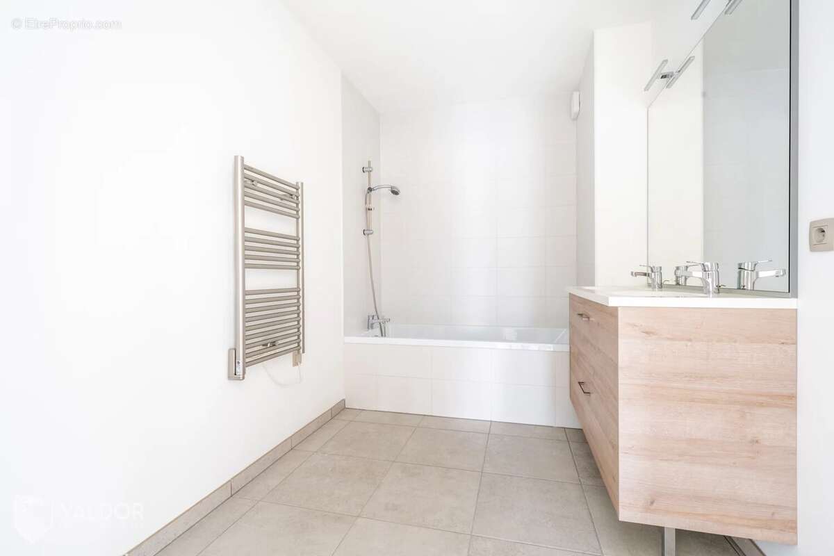 Appartement à ANSE