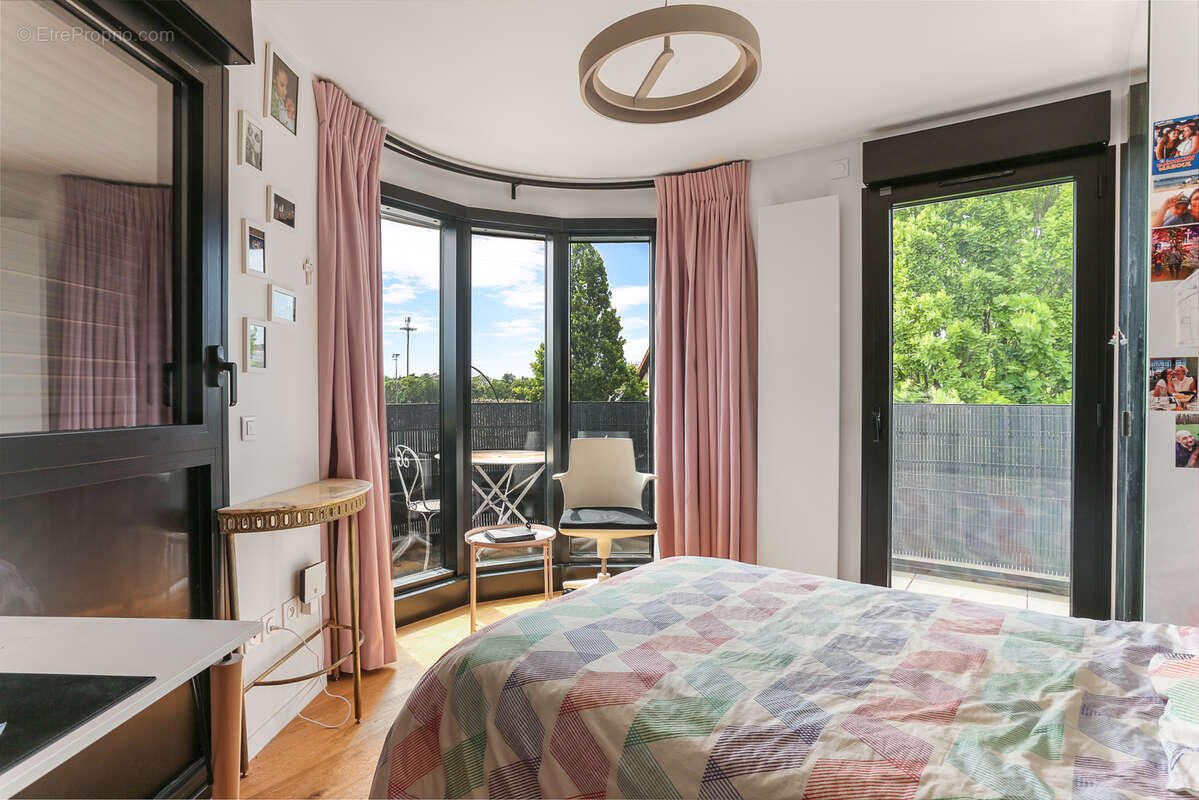 SAINT MAUR DES FOSSES Magnifique appartement comme une maison avec jardin - photo 10