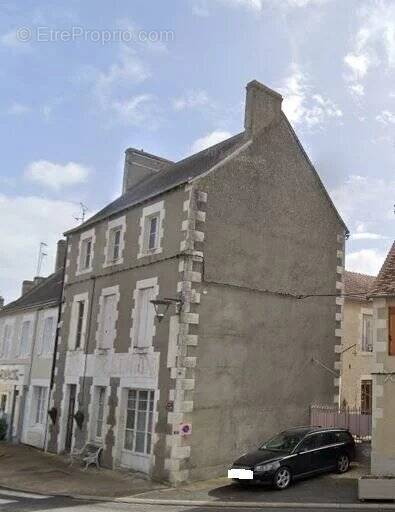 Maison à LA TRIMOUILLE