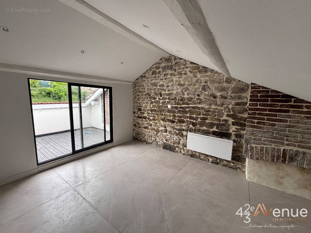 Appartement à SAINT-ETIENNE