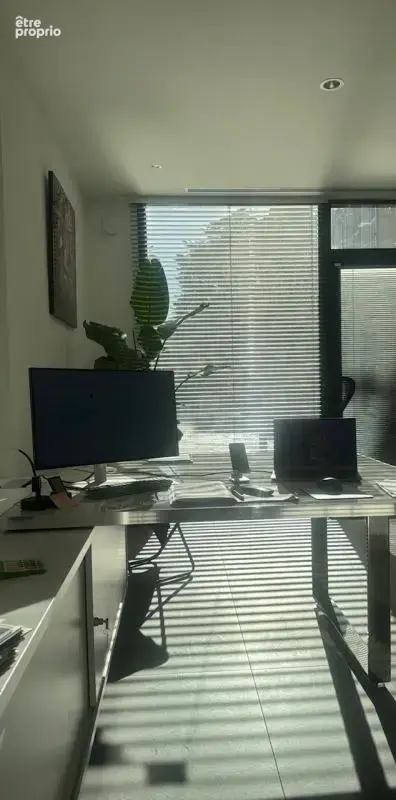 Cannes : local commercial / bureaux 35 m² – rénové à neuf – plein sud - photo 2