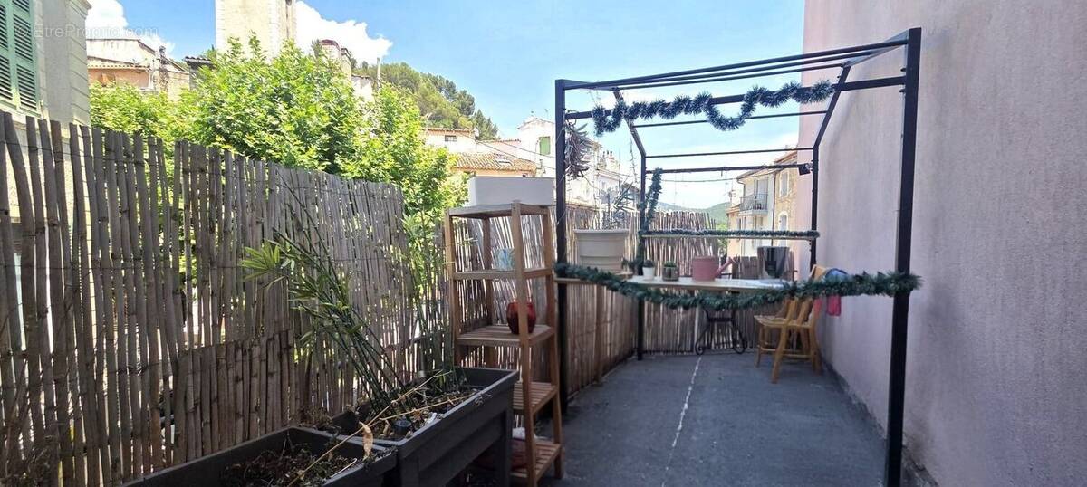 CUGES LES PINS-APPARTEMENT T2 DUPLEX-A VENDRE-1 CHAMBRE-1 - Appartement à CUGES-LES-PINS
