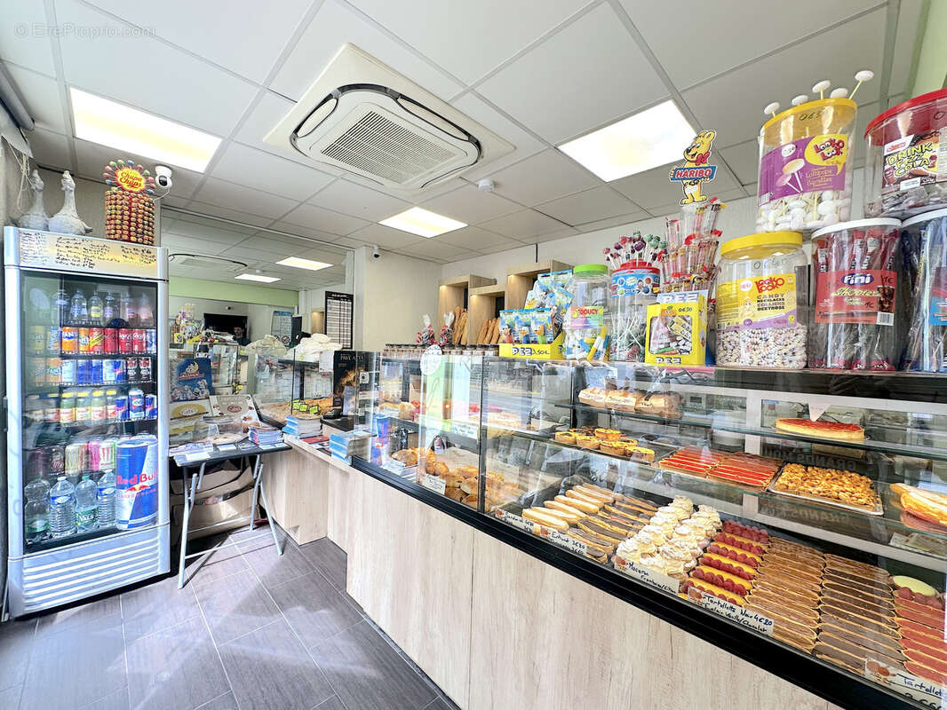 Commerce à CONDRIEU