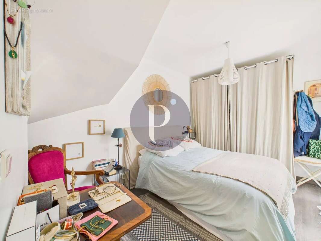 Maison à VERRIERES-LE-BUISSON