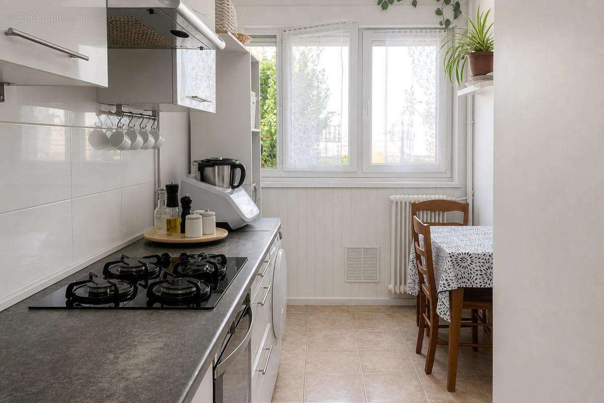 Appartement 4 pièces de 68 m² en vente à Romilly-sur-Seine - photo 6