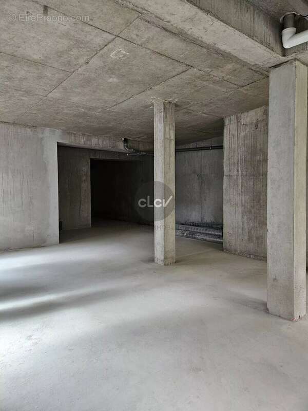 Commerce à CRAPONNE