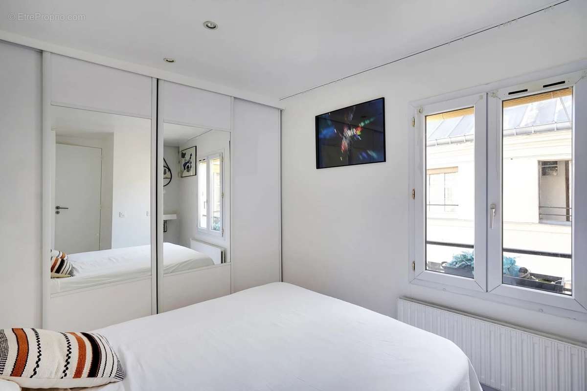 Appartement à PARIS-1E