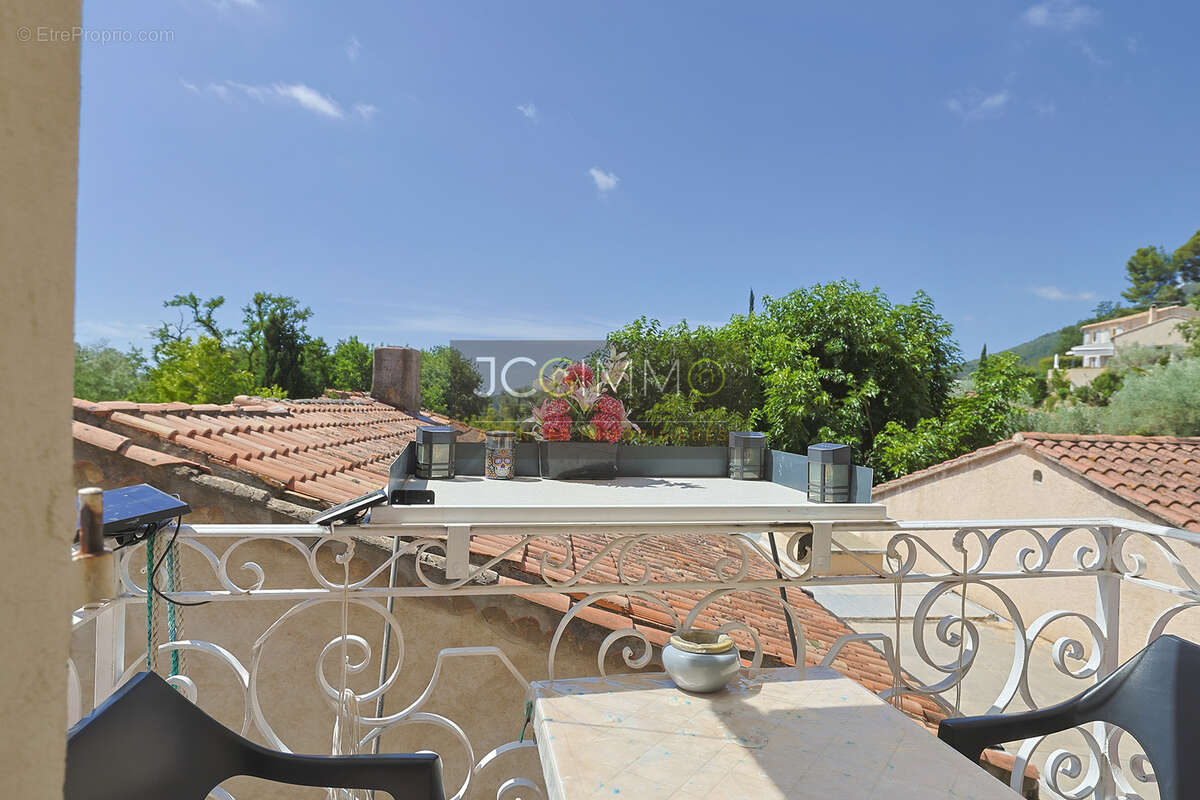 La farlède   maison de ville t4 de  111m2 2 avec terrasse et  balcon - photo 9