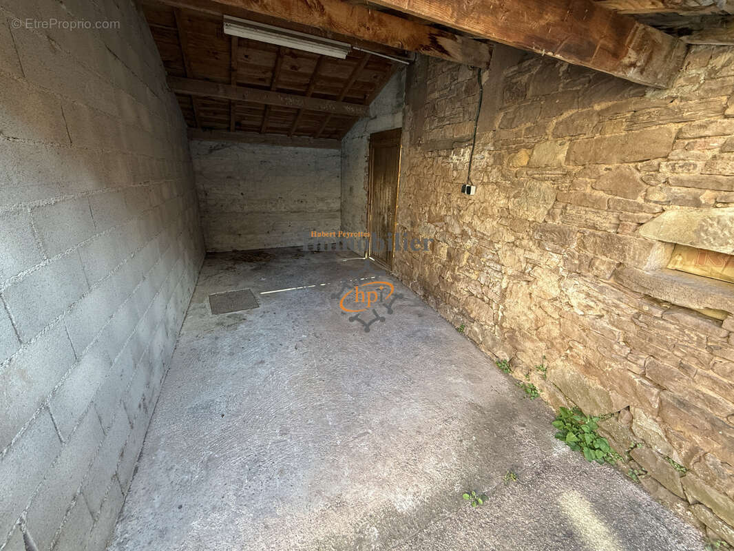 Vente maison avec terrain et dépendances Saint Victor et Melvieu - photo 12