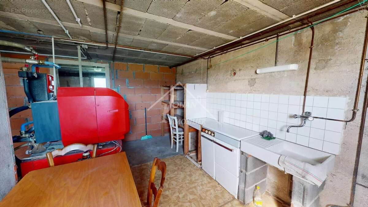 Maison à THIEL-SUR-ACOLIN