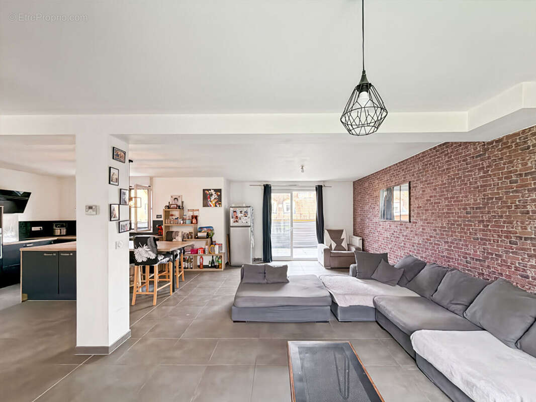 Maison à FOLLAINVILLE-DENNEMONT