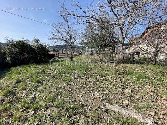 Terrain à VILLENEUVE