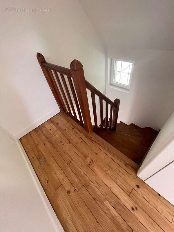 Quartier SAINT PAUL- LA MALADRERIE  maison de 5  pièces rénovée intérieurement sur un terrain de 359m² - photo 15