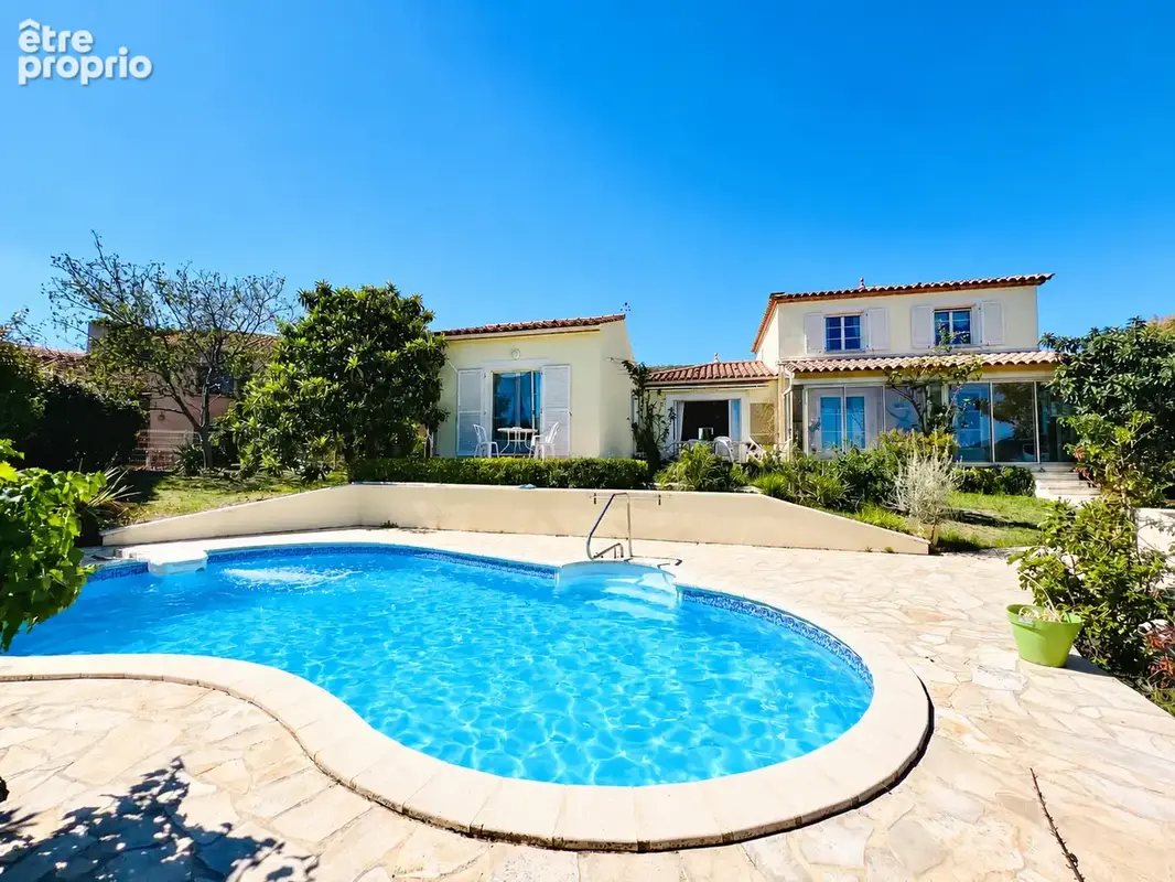 Villa T4 de 147m2 avec vue ,piscine, garage sur 1200m2 de terrain - photo 4