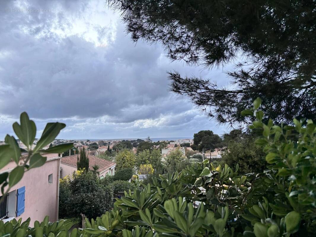 Appartement à SIX-FOURS-LES-PLAGES