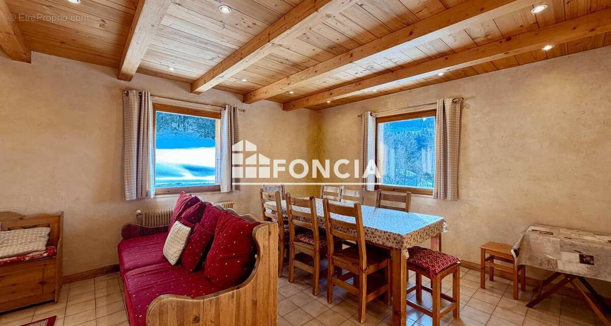 Maison à NOTRE-DAME-DE-BELLECOMBE