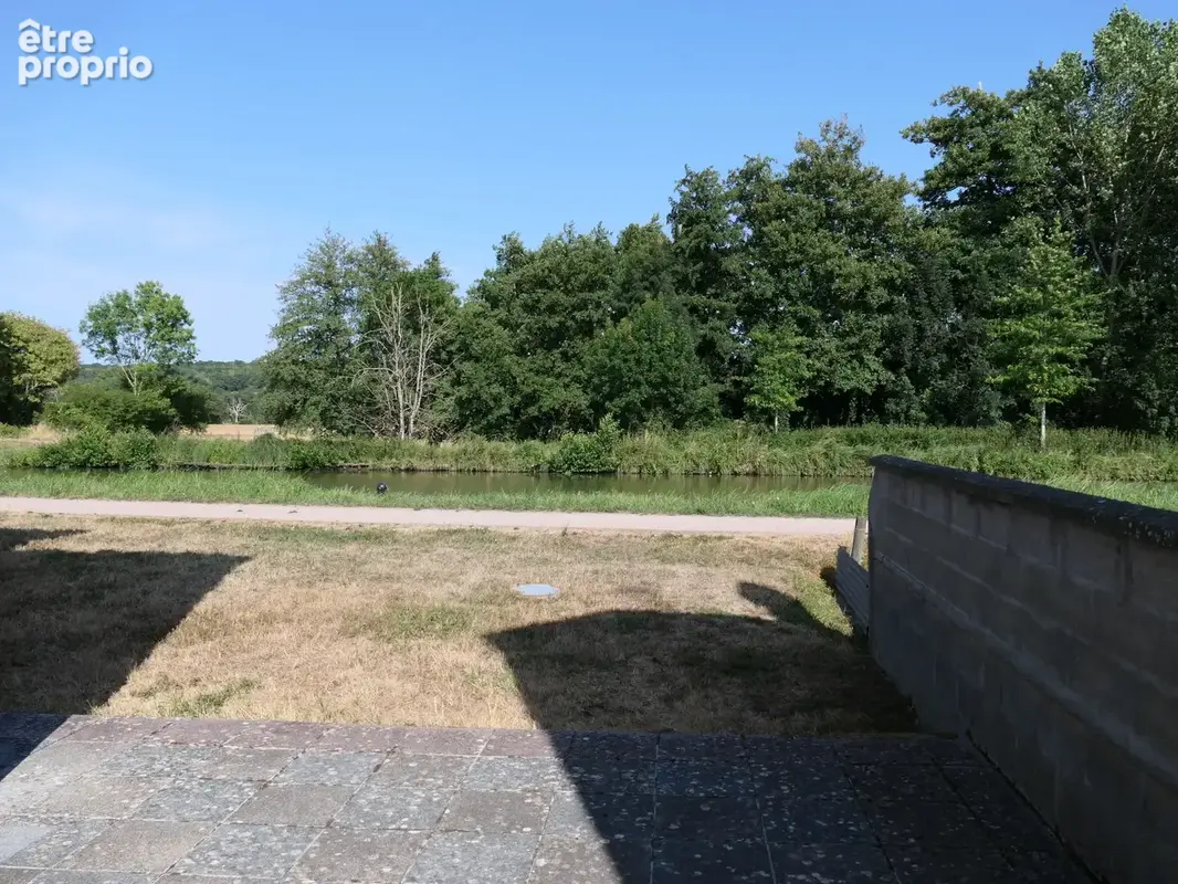 Emnsemble immobilier borde par le canal du nivernais - photo 16