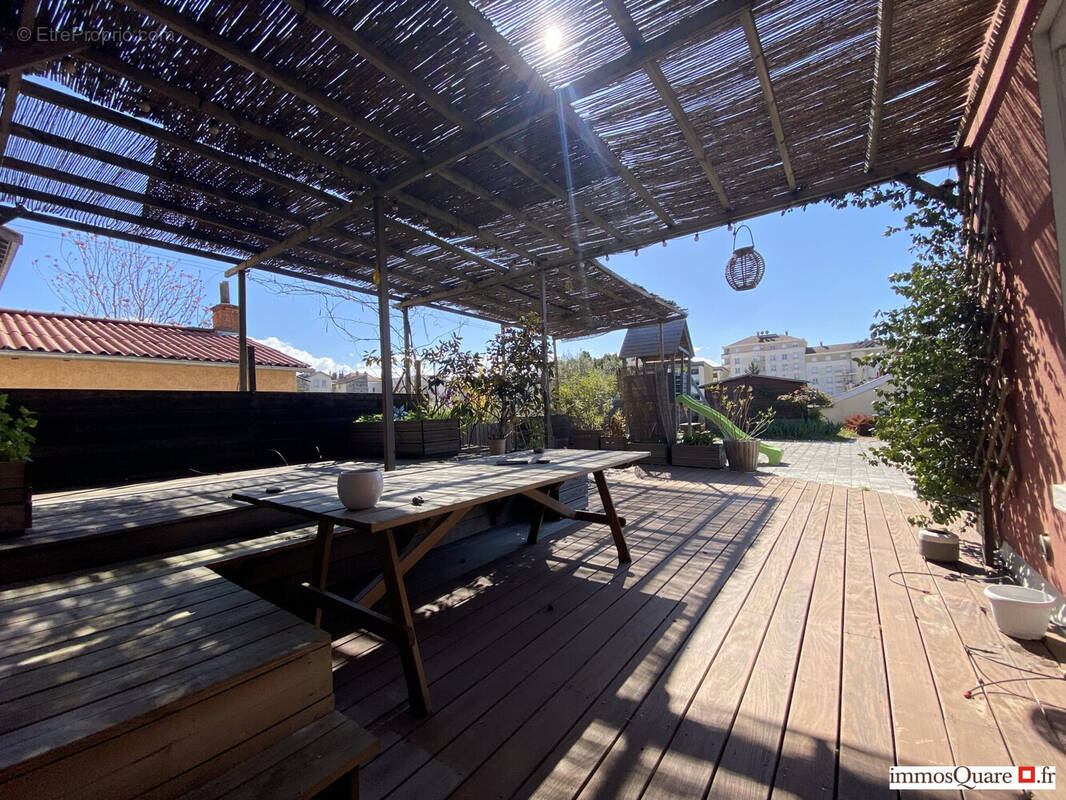 Appartement à LYON-8E