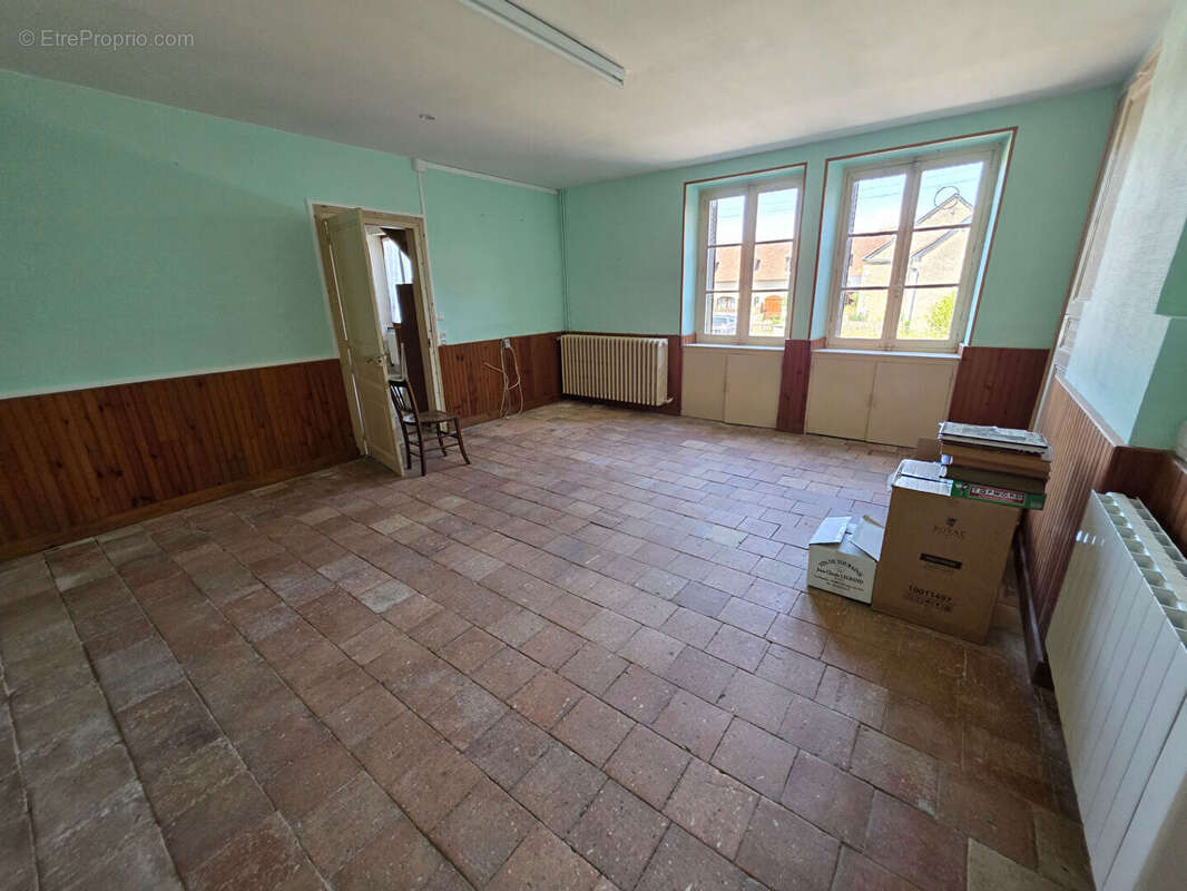 Maison à NEONS-SUR-CREUSE