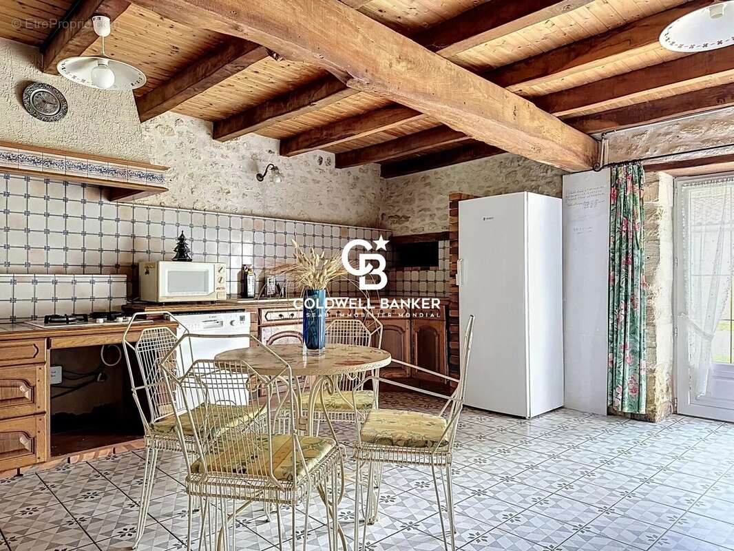 Maison à SAINT-NAZAIRE-SUR-CHARENTE