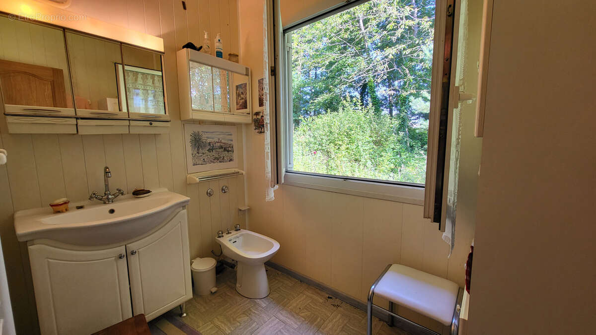 Maison à LA BONNEVILLE-SUR-ITON